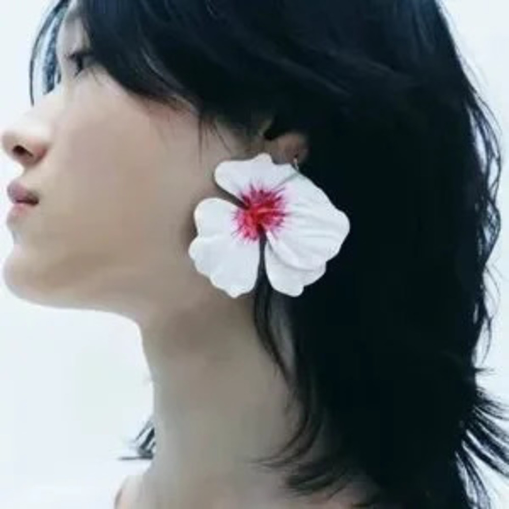 Hibiscus Flower Earrings - Red & White Enamel Gold-Tone Design - Picture 7 of 7